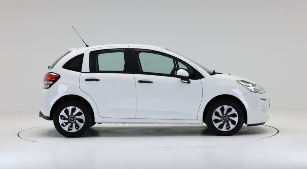 CITROEN C3 BERLINA CON PORTON 1.6 BLUEHDI 55KW LIVE 75 5P CITROEN C3 BERLINA CON PORTON 1.6 BLUEHDI 55KW LIVE 75 5P