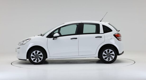 CITROEN C3 BERLINA CON PORTON 1.6 BLUEHDI 55KW LIVE 75 5P CITROEN C3 BERLINA CON PORTON 1.6 BLUEHDI 55KW LIVE 75 5P