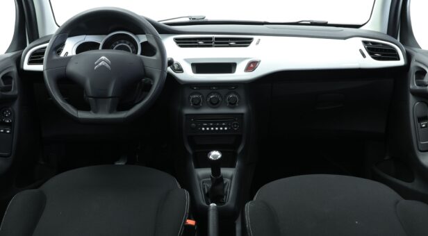 CITROEN C3 BERLINA CON PORTON 1.6 BLUEHDI 55KW LIVE 75 5P CITROEN C3 BERLINA CON PORTON 1.6 BLUEHDI 55KW LIVE 75 5P