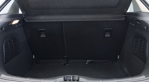 CITROEN C3 BERLINA CON PORTON 1.6 BLUEHDI 55KW LIVE 75 5P CITROEN C3 BERLINA CON PORTON 1.6 BLUEHDI 55KW LIVE 75 5P