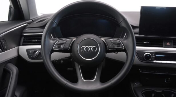 AUDI A4 FAMILIAR 2.0 30 TDI S TRONIC S LINE AVANT 136 5P