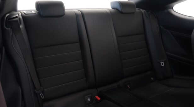 LEXUS RC 300h EXECUTIVE NAVIGATION COUPE AUTO 2.5 223 2P LEXUS RC 300h EXECUTIVE NAVIGATION COUPE AUTO 2.5 223 2P