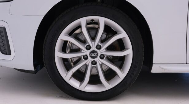 AUDI A4 FAMILIAR 2.0 30 TDI S TRONIC S LINE AVANT 136 5P