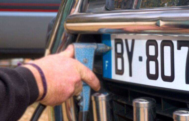 ¿Cómo calcular los años de un coche por la matrícula?