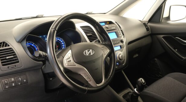 HYUNDAI IX20 MONOVOLUMEN COMPACTO 1.6 CRDI 115HP BLUEDRIVE TECNO 115 5P