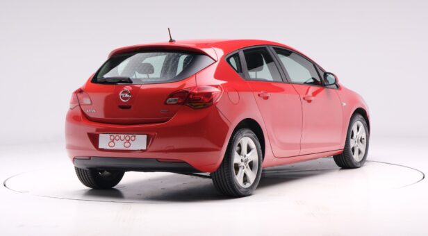 OPEL ASTRA BERLINA CON PORTON 1.6 ENJOY 115 5P