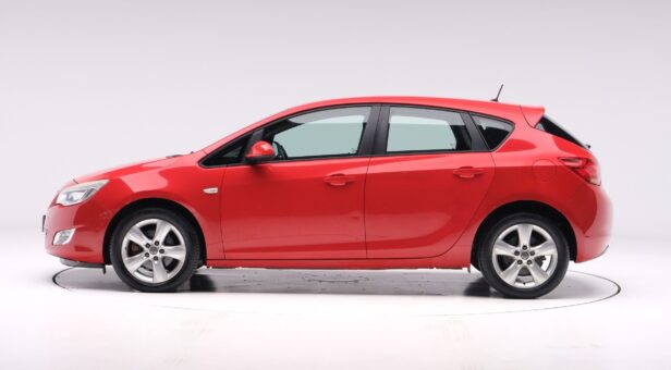 OPEL ASTRA BERLINA CON PORTON 1.6 ENJOY 115 5P
