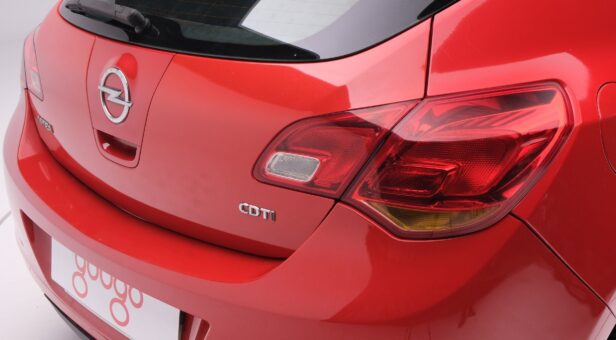 OPEL ASTRA BERLINA CON PORTON 1.6 ENJOY 115 5P