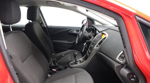 OPEL ASTRA BERLINA CON PORTON 1.6 ENJOY 115 5P