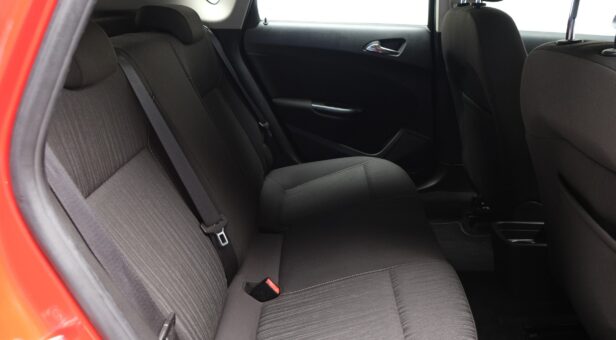 OPEL ASTRA BERLINA CON PORTON 1.6 ENJOY 115 5P
