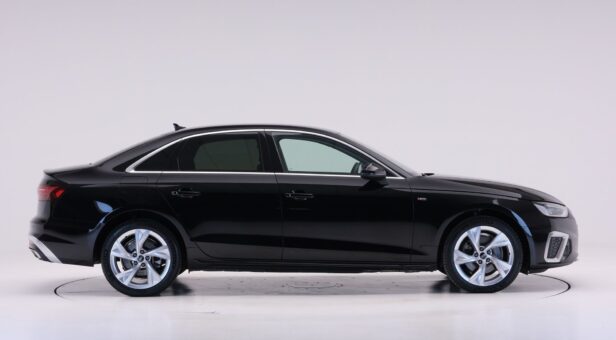 AUDI A4 SEDAN 2.0 30 TDI S TRONIC S LINE 136 4P