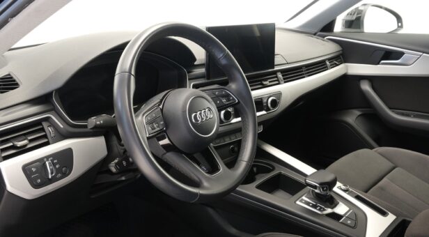 AUDI A4 SEDAN 2.0 30 TDI S TRONIC S LINE 136 4P