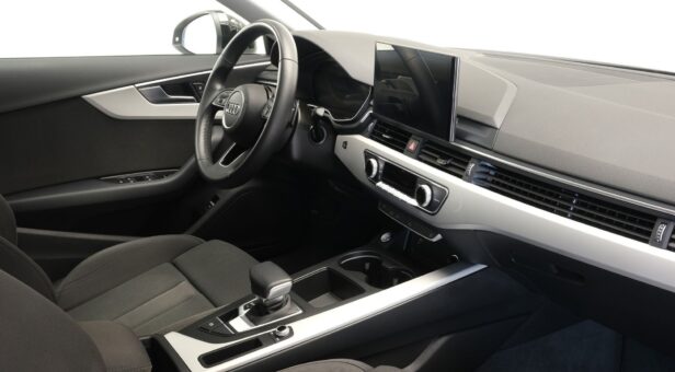 AUDI A4 SEDAN 2.0 30 TDI S TRONIC S LINE 136 4P