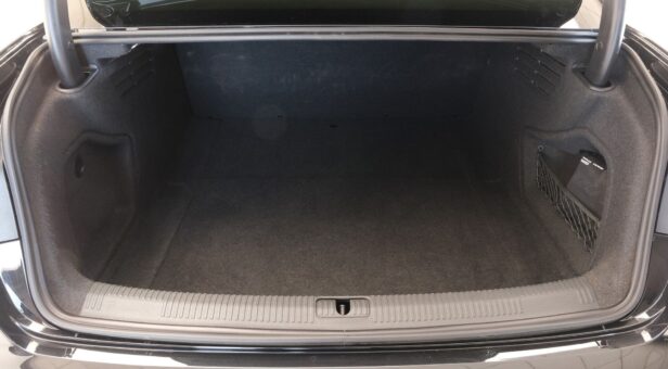 AUDI A4 SEDAN 2.0 30 TDI S TRONIC S LINE 136 4P