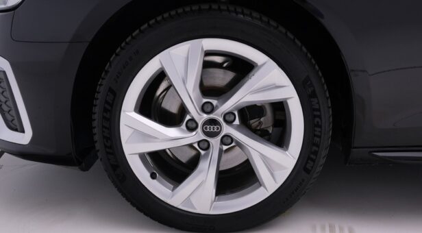 AUDI A4 SEDAN 2.0 30 TDI S TRONIC S LINE 136 4P