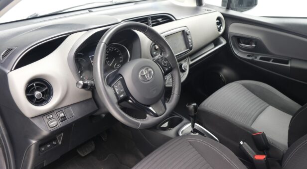 TOYOTA YARIS BERLINA CON PORTON 1.5 DUAL VVT-IE ACTIVE 111 5P