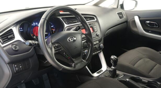 KIA CEED BERLINA CON PORTON 1.4 CVVT TECH 100 5P