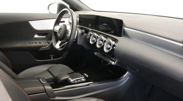 MERCEDES CLA SEDAN 2.0 CLA 200 D DCT 150 4P