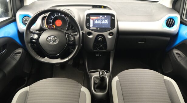 TOYOTA AYGO MINICOCHE 1.0 VVT-I X-PLAY 72 5P