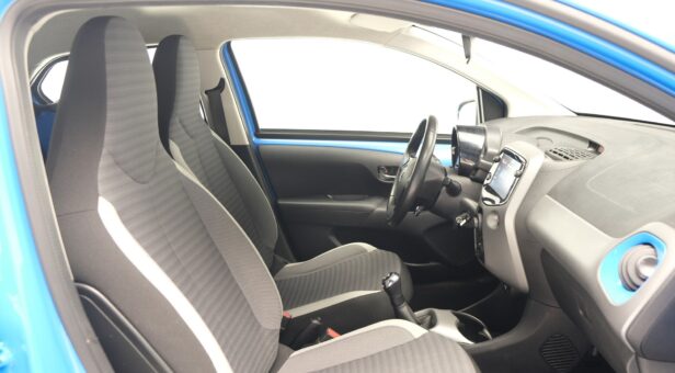 TOYOTA AYGO MINICOCHE 1.0 VVT-I X-PLAY 72 5P