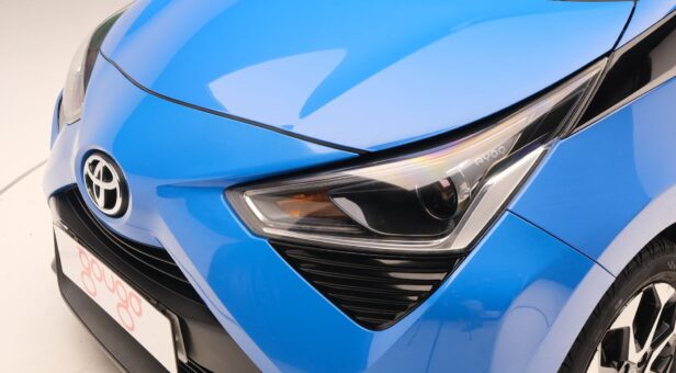TOYOTA AYGO MINICOCHE 1.0 VVT-I X-PLAY 72 5P