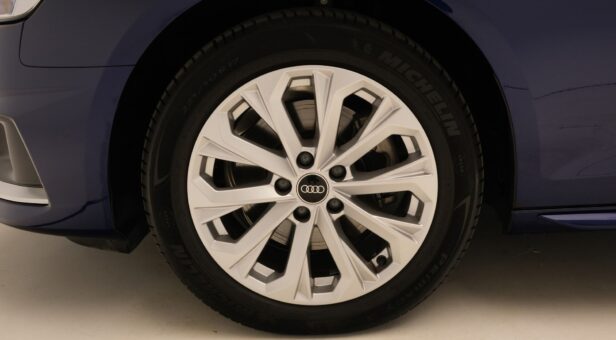 AUDI A4 SEDAN 2.0 30 TDI MHEV S TRONIC ADVANCED 136 4P