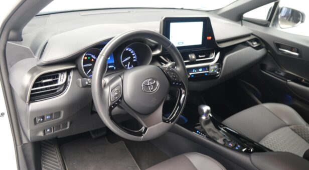 TOYOTA C-HR BERLINA CON PORTON 1.8 VVT-I HYBRID ADVANCE AUTO 122 5P TOYOTA C-HR BERLINA CON PORTON 1.8 VVT-I HYBRID ADVANCE AUTO 122 5P