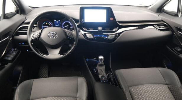 TOYOTA C-HR BERLINA CON PORTON 1.8 VVT-I HYBRID ADVANCE AUTO 122 5P TOYOTA C-HR BERLINA CON PORTON 1.8 VVT-I HYBRID ADVANCE AUTO 122 5P