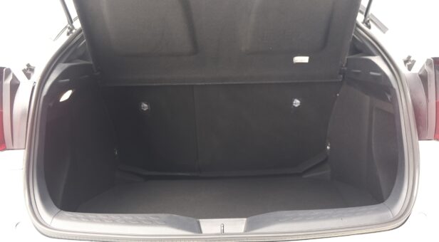 TOYOTA C-HR BERLINA CON PORTON 1.8 VVT-I HYBRID ADVANCE AUTO 122 5P TOYOTA C-HR BERLINA CON PORTON 1.8 VVT-I HYBRID ADVANCE AUTO 122 5P