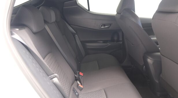 TOYOTA C-HR BERLINA CON PORTON 1.8 VVT-I HYBRID ADVANCE AUTO 122 5P TOYOTA C-HR BERLINA CON PORTON 1.8 VVT-I HYBRID ADVANCE AUTO 122 5P