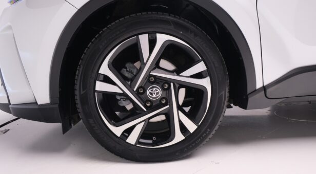 TOYOTA C-HR BERLINA CON PORTON 1.8 VVT-I HYBRID ADVANCE AUTO 122 5P TOYOTA C-HR BERLINA CON PORTON 1.8 VVT-I HYBRID ADVANCE AUTO 122 5P