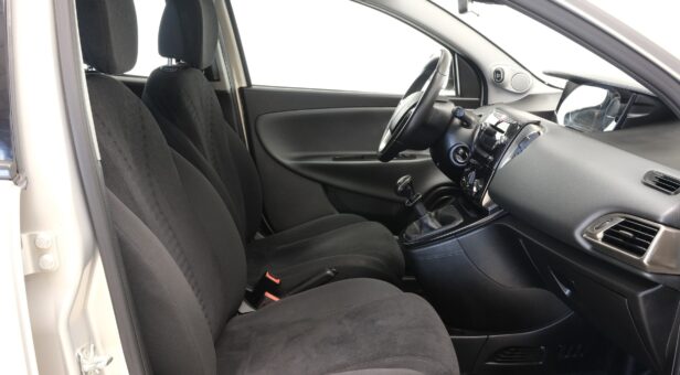 LANCIA YPSILON BERLINA CON PORTON 1.2 GOLD EVO II 69 5P