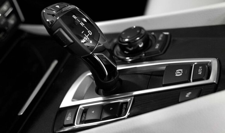 ¿Coche manual o automático? Todo lo que debes saber si vas a comprar un coche de segunda mano