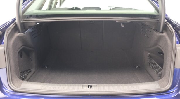 AUDI SEDAN 2.0 30 TDI S TRONIC ADVANCED 136 4P AUDI SEDAN 2.0 30 TDI S TRONIC ADVANCED 136 4P