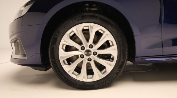 AUDI SEDAN 2.0 30 TDI S TRONIC ADVANCED 136 4P AUDI SEDAN 2.0 30 TDI S TRONIC ADVANCED 136 4P