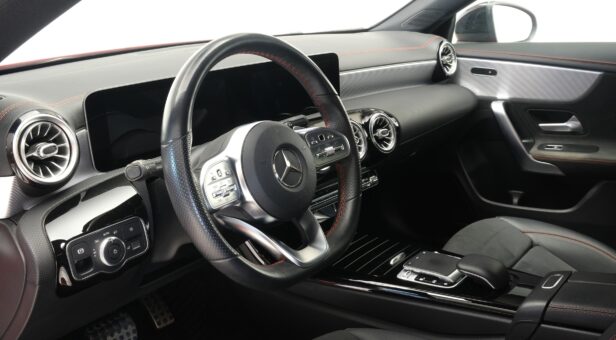 MERCEDES CLA -CLASS SEDAN 2.0 CLA 200 D DCT 150 4P MERCEDES CLA -CLASS SEDAN 2.0 CLA 200 D DCT 150 4P