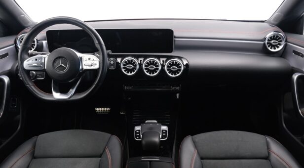 MERCEDES CLA -CLASS SEDAN 2.0 CLA 200 D DCT 150 4P MERCEDES CLA -CLASS SEDAN 2.0 CLA 200 D DCT 150 4P