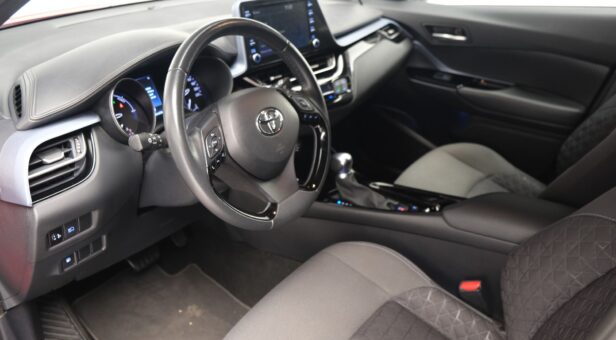 TOYOTA C-HR BERLINA CON PORTON 1.8 VVT-I HYBRID ADVANCE AUTO 122 5P TOYOTA C-HR BERLINA CON PORTON 1.8 VVT-I HYBRID ADVANCE AUTO 122 5P