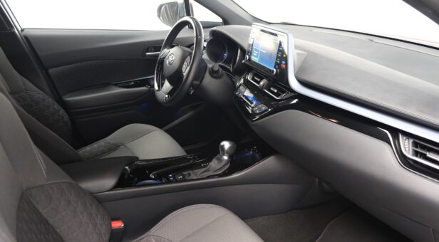 TOYOTA C-HR BERLINA CON PORTON 1.8 VVT-I HYBRID ADVANCE AUTO 122 5P TOYOTA C-HR BERLINA CON PORTON 1.8 VVT-I HYBRID ADVANCE AUTO 122 5P