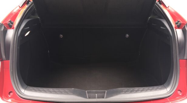 TOYOTA C-HR BERLINA CON PORTON 1.8 VVT-I HYBRID ADVANCE AUTO 122 5P TOYOTA C-HR BERLINA CON PORTON 1.8 VVT-I HYBRID ADVANCE AUTO 122 5P