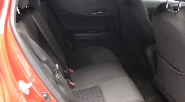 TOYOTA C-HR BERLINA CON PORTON 1.8 VVT-I HYBRID ADVANCE AUTO 122 5P TOYOTA C-HR BERLINA CON PORTON 1.8 VVT-I HYBRID ADVANCE AUTO 122 5P