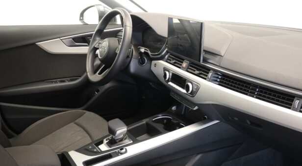 AUDI A4 SEDAN 2.0 30 TDI S TRONIC ADVANCED 136 4P