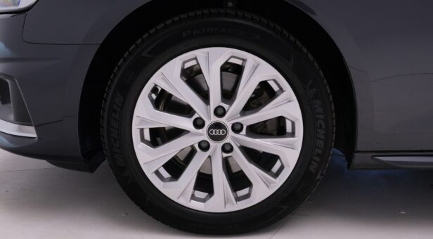 AUDI A4 SEDAN 2.0 30 TDI S TRONIC ADVANCED 136 4P