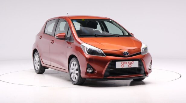 TOYOTA YARIS BERLINA CON PORTON 1.5 VVT-I HYBRID ACTIVE AUTO 100 5P