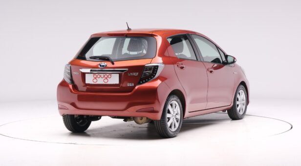 TOYOTA YARIS BERLINA CON PORTON 1.5 VVT-I HYBRID ACTIVE AUTO 100 5P