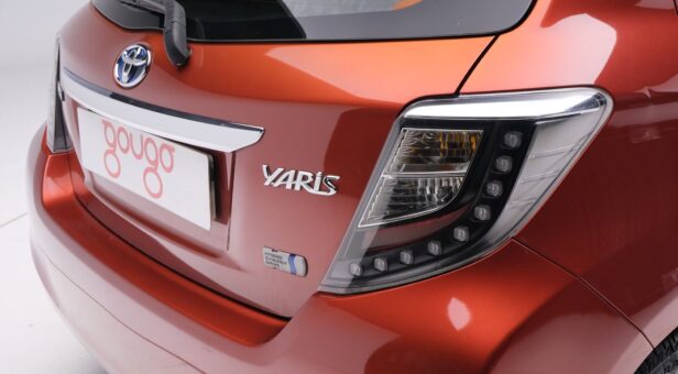 TOYOTA YARIS BERLINA CON PORTON 1.5 VVT-I HYBRID ACTIVE AUTO 100 5P