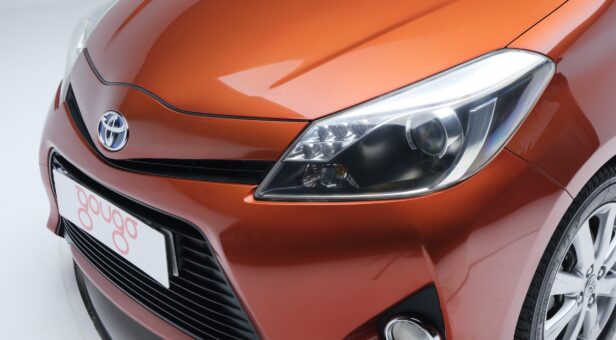 TOYOTA YARIS BERLINA CON PORTON 1.5 VVT-I HYBRID ACTIVE AUTO 100 5P