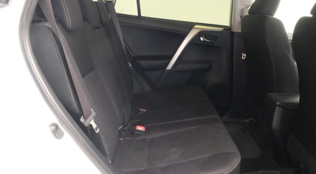 TOYOTA RAV4 TODOTERRENO 2.0D ADVANCE 2WD 124 5P TOYOTA RAV4 TODOTERRENO 2.0D ADVANCE 2WD 124 5P