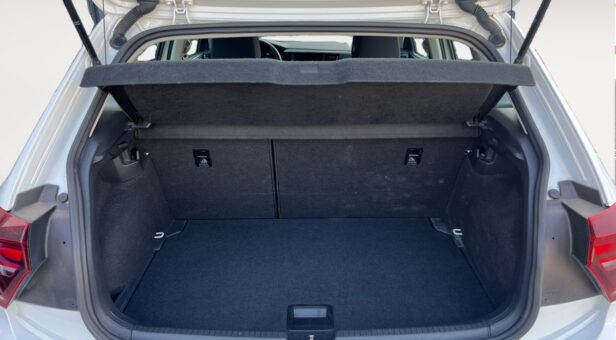 VOLKSWAGEN POLO BERLINA CON PORTON 1.0 TSI 70KW LIFE 95 5P VOLKSWAGEN POLO BERLINA CON PORTON 1.0 TSI 70KW LIFE 95 5P