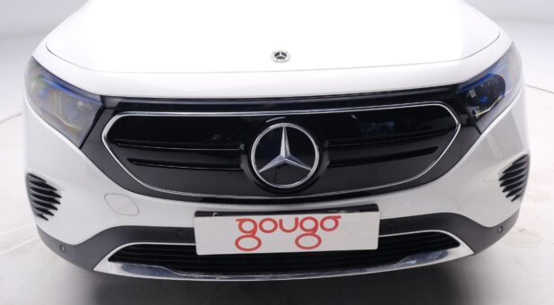 MERCEDES EQB 250.